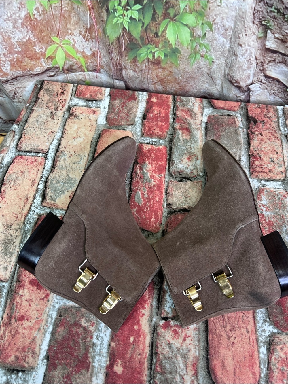 CHLOE Tan Suede Gold Buckle Short Ankle Boots, Made in Italy, 36 - Picture 14 of 15